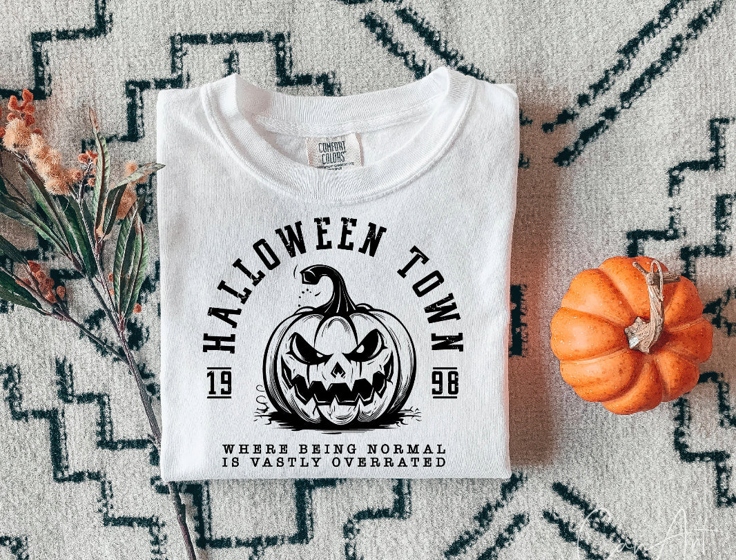 HALLOWEEN TOWN COMFORT TEE